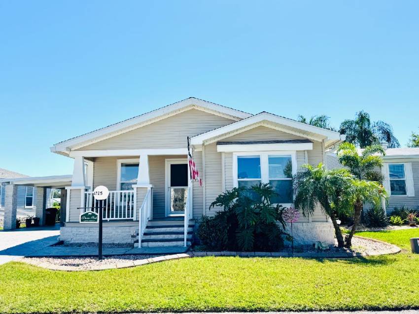 Lakeland, FL Mobile Home for Sale located at 4725 Devonwood Ct. Schalamar Creek Golf And Country Club